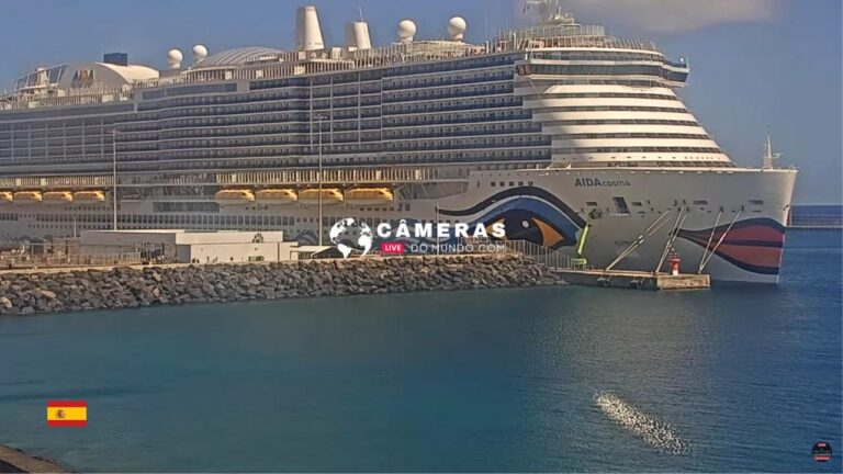 Live webcam Arrecife Cruise Port, Lanzarote, Spain.