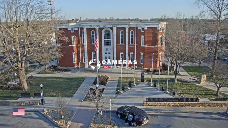 Live Webcam Putnam County Courthouse, Tennessee.