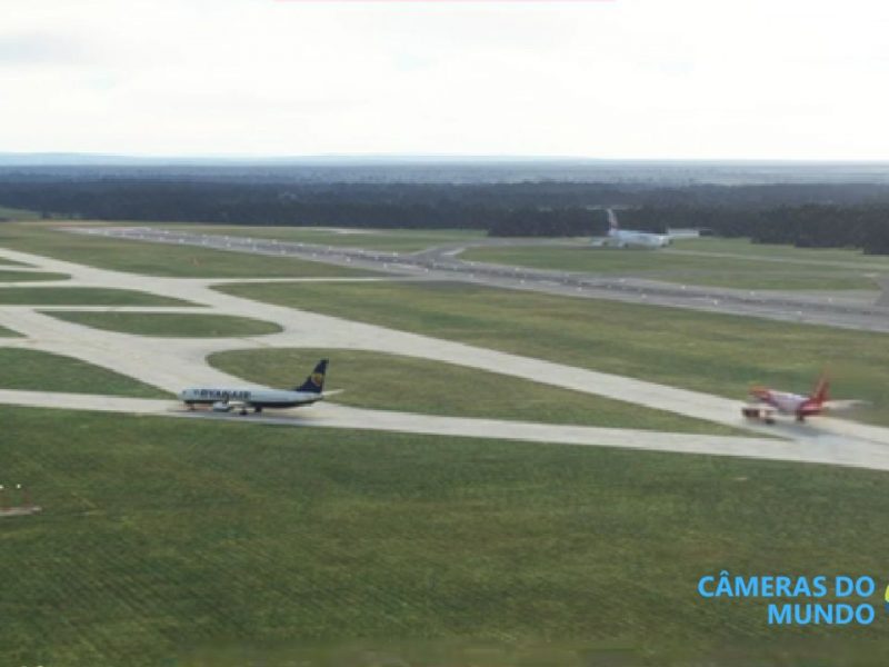 Live Cam Manchester Airport.