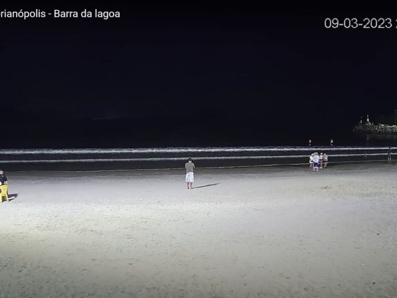 Câmera ao vivo da Barra da Lagoa em Florianópolis, Santa Catarina.