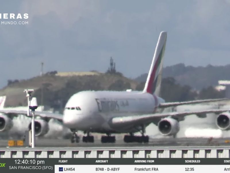 Live cam San Francisco International Airport.