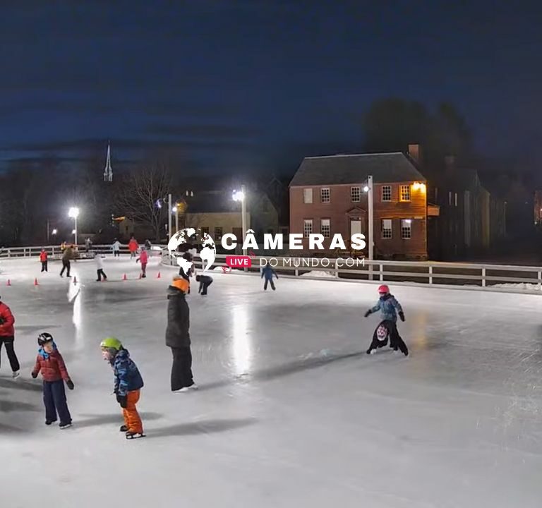 Pista de patinação no gelo, New Hampshire, EUA.