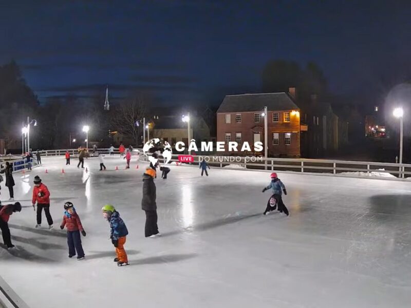 Pista de patinação no gelo, New Hampshire, EUA.
