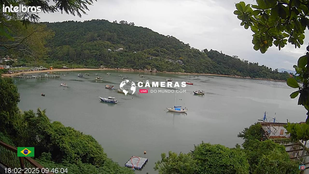 Câmera ao vivo Praia de Calheiros, Governador Celso Ramos.